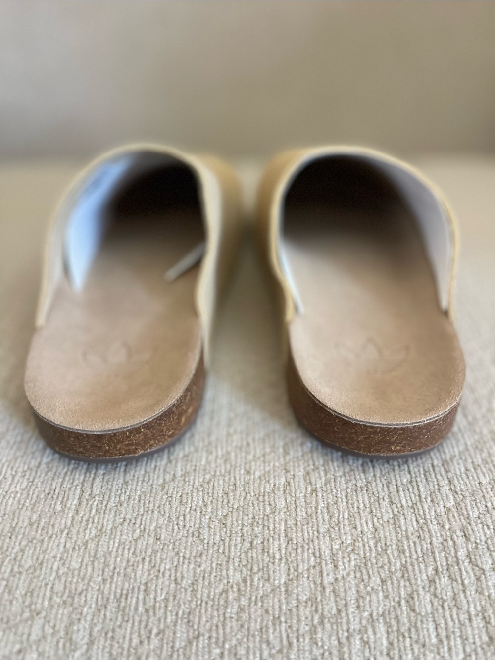 Size 8m (9 women) - Adidas Adimule Slides Core Black Gum JQ4367 Unisex BRAND NEW - Picture 4 of 8